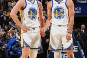 lol注册平台包含金州勇士加时末段绝杀压哨，志在全明星赛名次提升，震撼外界，训练强度明显提升的词条