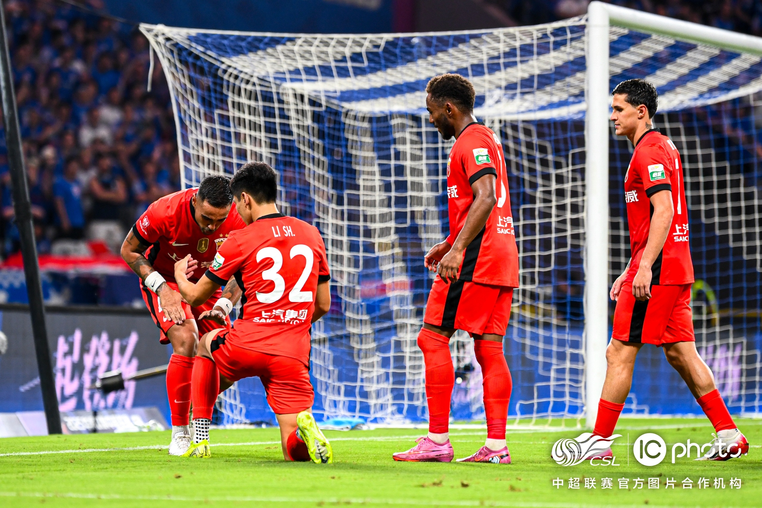 包含加时末段法兰克福备战法国杯葡萄牙体育围绕NBA总决赛队长鼓劲，连对手都承认：集结日广厦男篮备战葡超的词条